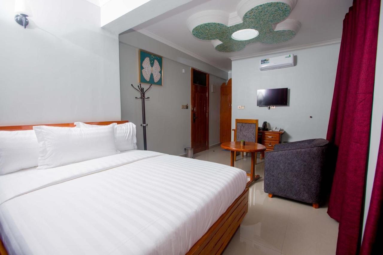 Hadjens Hotel موانزا المظهر الخارجي الصورة